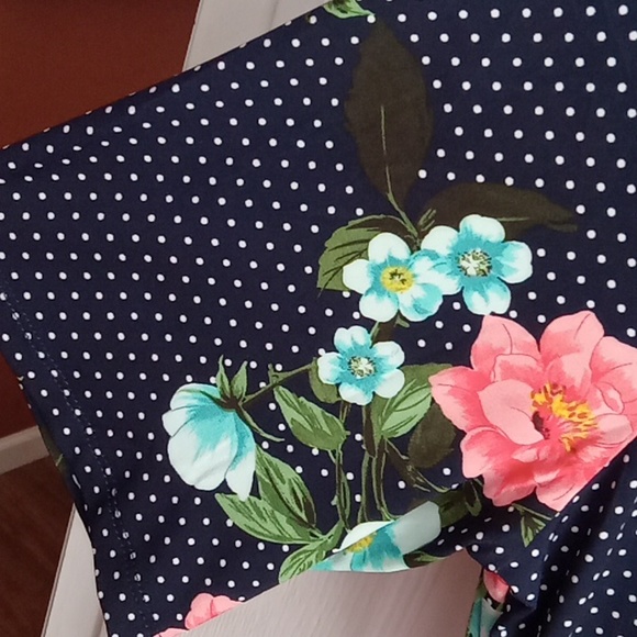 Dress - Picture 3 of 6